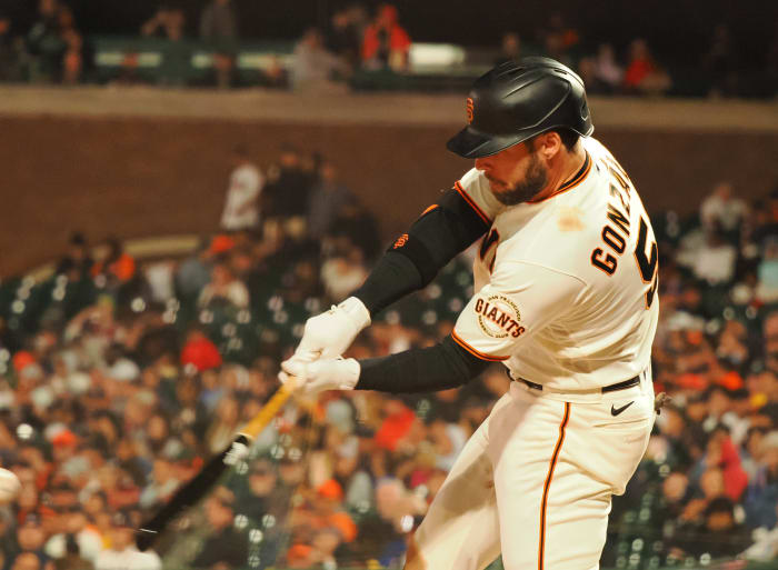 SF Giants right fielder Luis Gonzalez (51) hits a single against the Atlanta. (2022)